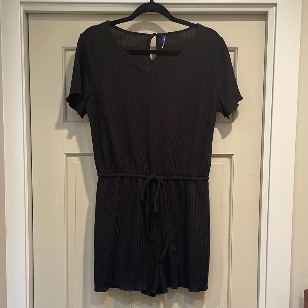 Black Ribbed Short Sleeve Romper Size Large